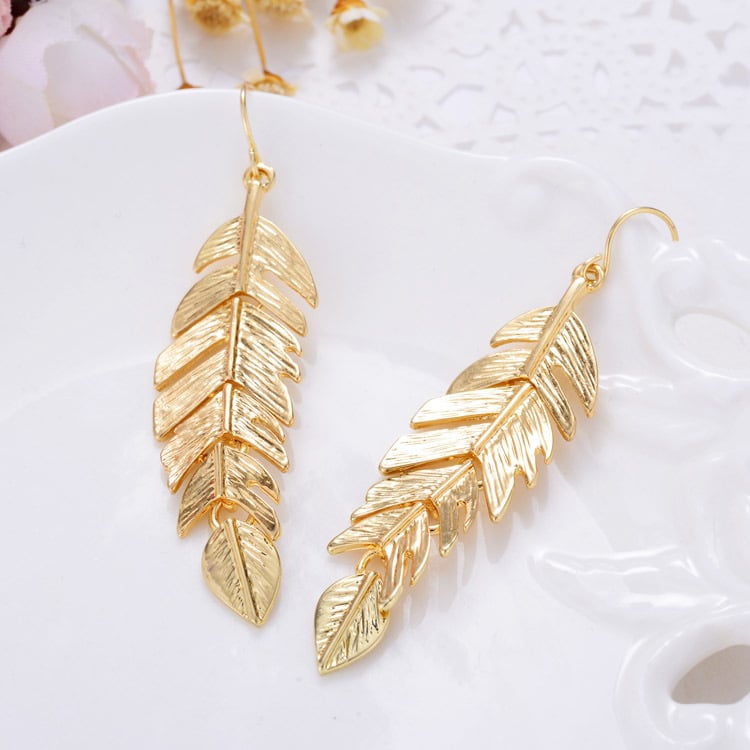 European and American Simple Tassel Leaf Earrings